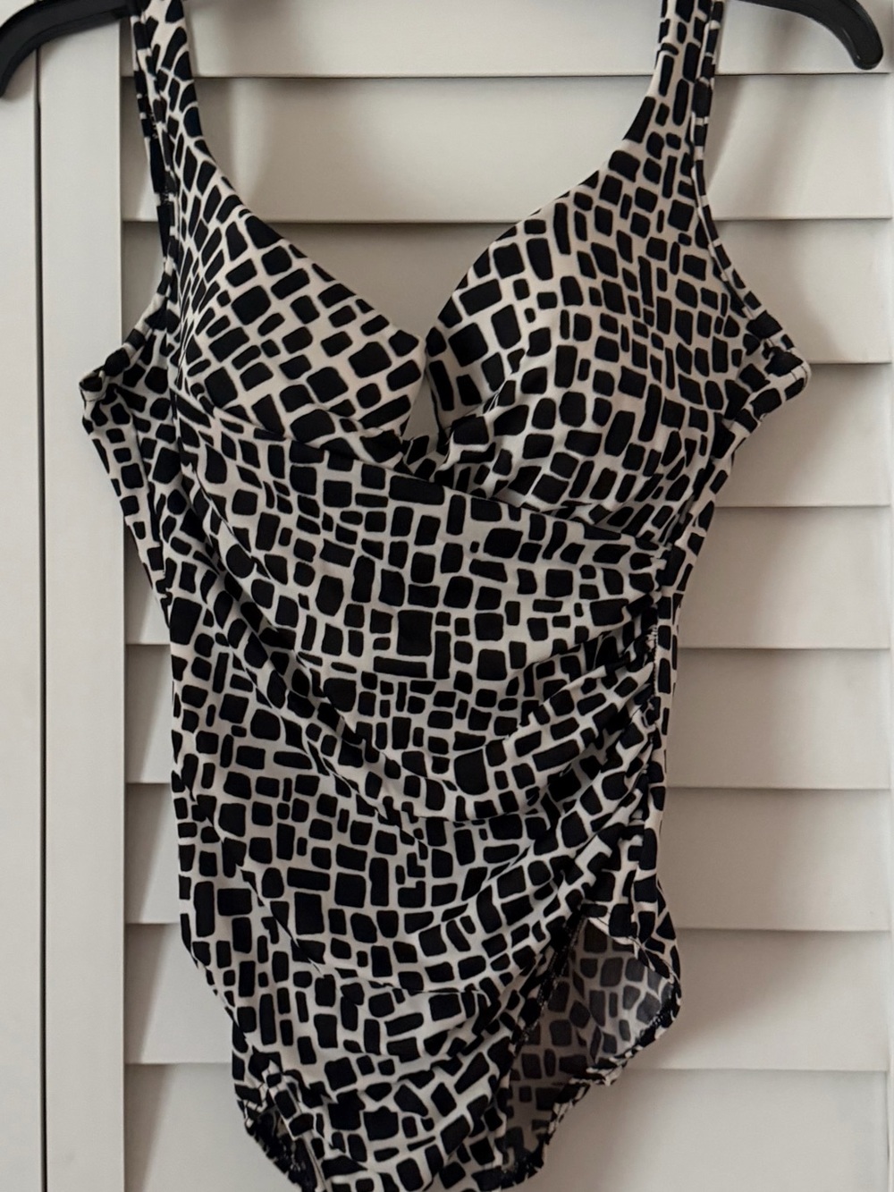 Black and White Patterned Women’s Tank Top swim suit Miraclesuit